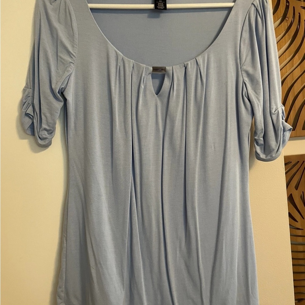 White House Black Market Light Blue Gathered Flowy Tee XS Great Condition